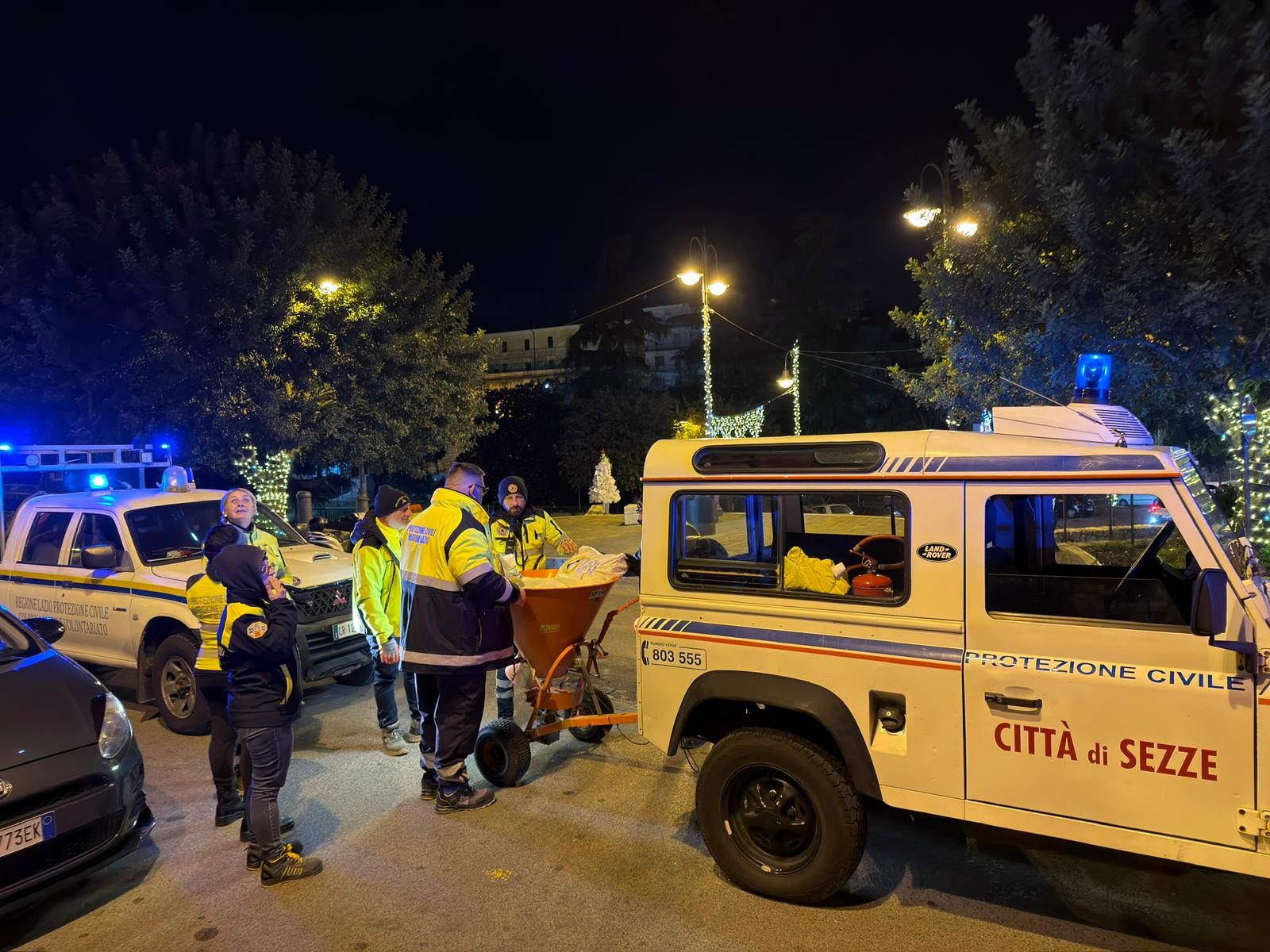 Servizio notturno con mezzi Land Rover Protezione Civile